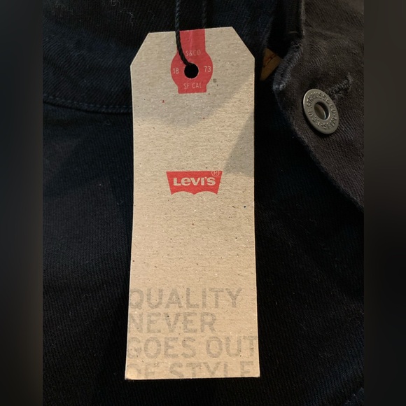 MOVING SALE | NWT Men’s Levi’s Relaxed Fit Trucker Jacket In Black, Size Medium - Picture 3 of 7